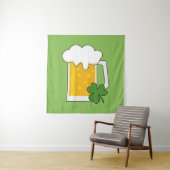 Irish Beer Mok met Shamrock Clover Wandkleed (In situ)