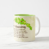 Irish Blessing, Moge de weg omhoog om u te ontmoet Tweekleurige Koffiemok (Voorkant rechts)