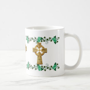 Irish Celtic Cross en shamrocks mok