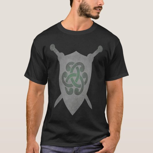 Irish Celtic Knot Medieval Heraldry Swords Shield  T-shirt (Voorkant)
