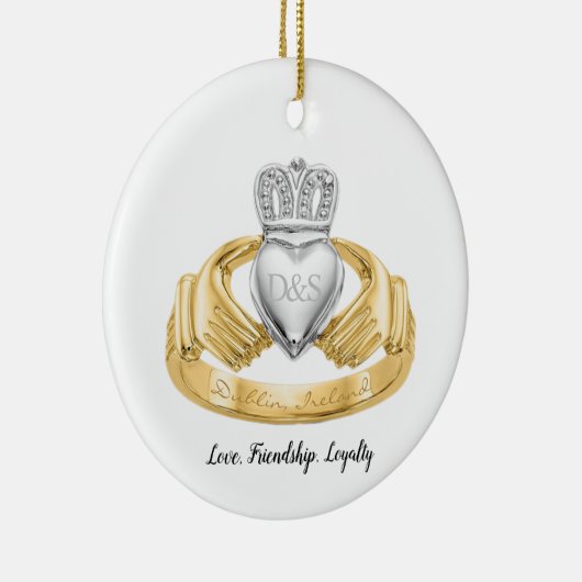 Irish Claddagh Ring gepersonaliseerd Keramisch Ornament (Rechts)