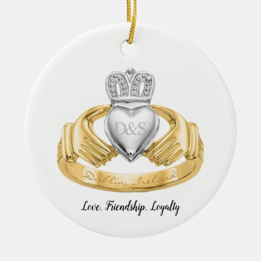 Irish Claddagh Ring gepersonaliseerd Keramisch Ornament (Voorkant)