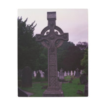 Irish Cross Headstone: Metaal