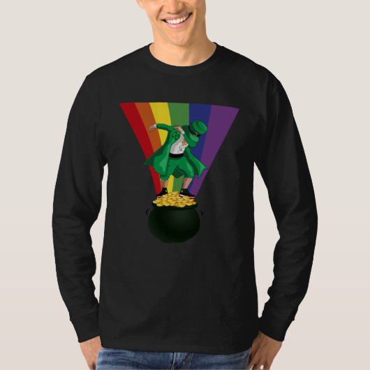 Irish Dabbing Leprechaun on Pot of Treasure Coins  T-shirt (Voorkant)