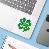 Irish Four Leaf Clover Sticker (Laptop met iPhone)