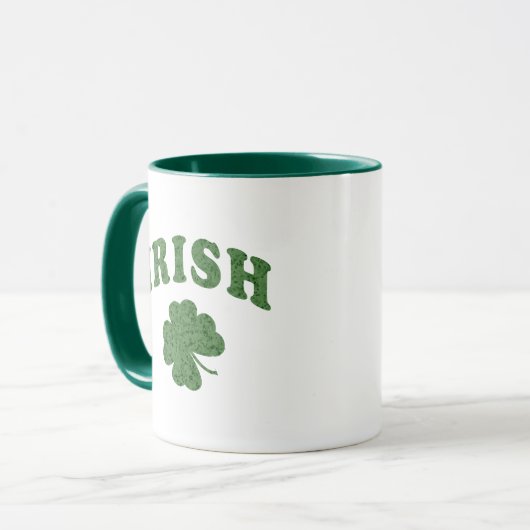 Irish Green Shamrock Design Two Tone Coffee Mok (Voorkant links)