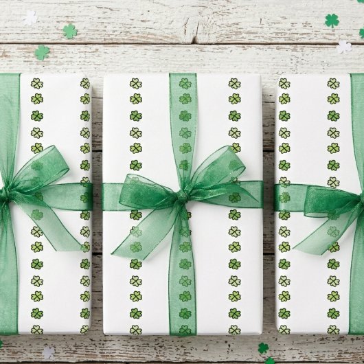 Irish Green Shamrock Stripes Cadeaupapier