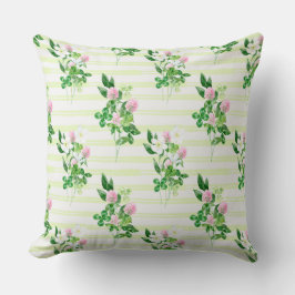 IRISH GREEN SHAMROCKS AND TINY PINK FLOWERS KUSSEN