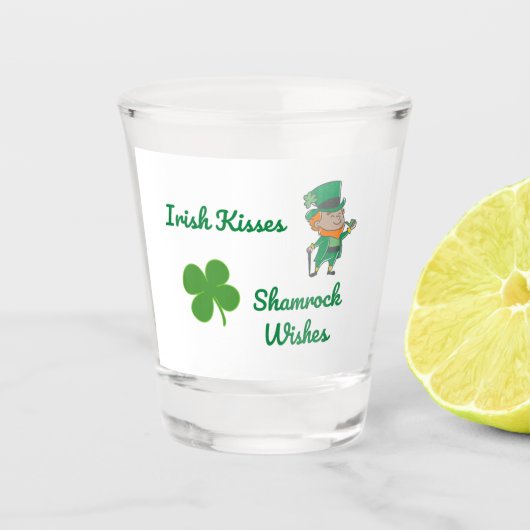 Irish Kisses, Shamrock wil op een Shot Glas (Voorkant)