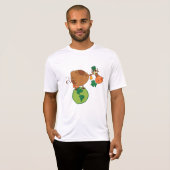 Irish Leprechaun Cow Standing on Planet Earth T-shirt (Voorkant volledig)
