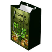 Irish Leprechaun Gnomes and Clovers Happy Birthday Medium Cadeauzakje (Voorkant Gekanteld)