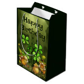 Irish Leprechaun Gnomes and Clovers Happy Birthday Medium Cadeauzakje (Achterkant Gekanteld)