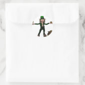 Irish Leprechaun met munten en een pot goud Ronde Sticker (Tas)