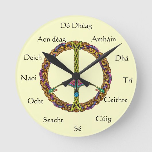 Irish Numbered Clock met Peace SIgn Ronde Klok (Voorkant)