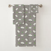 Irish Shamrock and Sheep Pattern Bad Handdoek (Insitu)