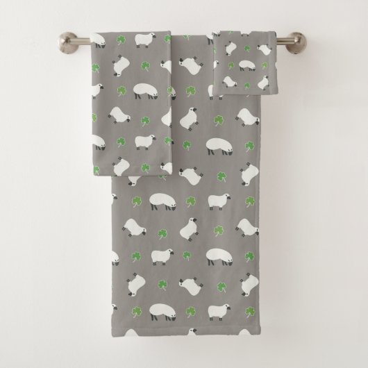 Irish Shamrock and Sheep Pattern Bad Handdoek (Insitu)