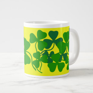 Irish shamrock, groene klaver/geel koffiekopje/mok grote koffiekop