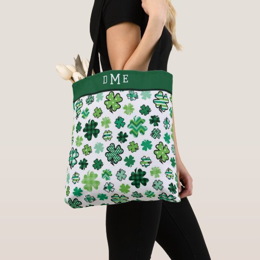 Irish Shamrock Pattern Triple Monogram Tote Bag (Dichtbij)
