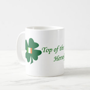 Irish shamrock zelf koffie-mok met Ierse vlag. Koffiemok