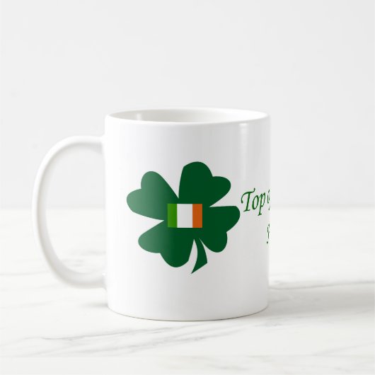 Irish shamrock zelf koffie-mok met Ierse vlag. Koffiemok (Links)
