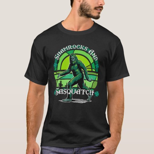 Irish Shamrocks and Sasquatch St Patrick's Day Luc T-shirt (Voorkant)