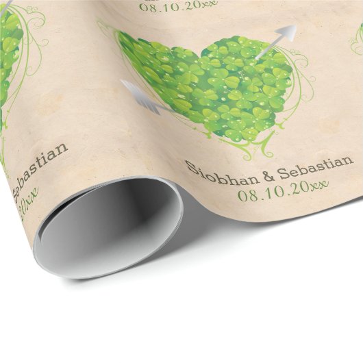 Irish Wedding Shamrock Heart Cadeaupapier (Rol Hoek)
