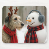 Irish Wolfhound with a Cute Snowman Muismat (Voorkant)