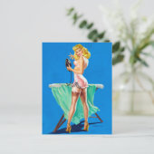 Ironing Girl Pin Up Briefkaart (Staand voorkant)