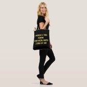 Ironische Werkprioriteiten Tote Bag (Op model)