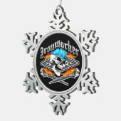 Ironwerker Skull en Spud Wrenches Tin Sneeuwvlok Ornament (Rechts)