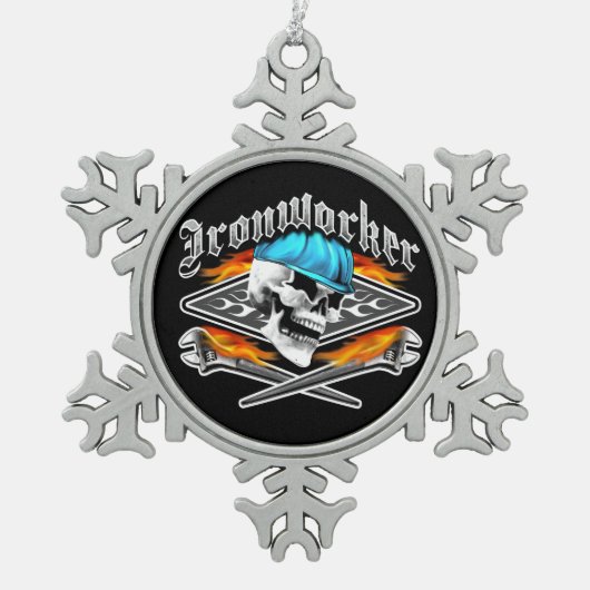 Ironwerker Skull en Spud Wrenches Tin Sneeuwvlok Ornament (Voorkant)