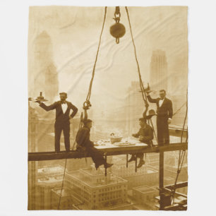 Ironwerkers lopen op de 32 verdieping fleece deken