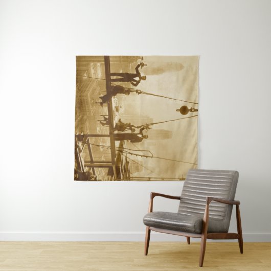 Ironwerkers lopen op de 32 verdieping wandkleed (In Situ (horizontaal))