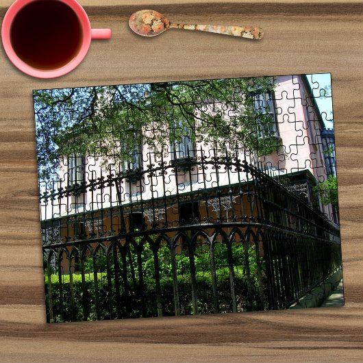 Ironwork of Southern Mansion in Savannah GA Legpuzzel