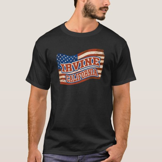 Irvine City California  Amerikaanse vlag T-shirt (Voorkant)