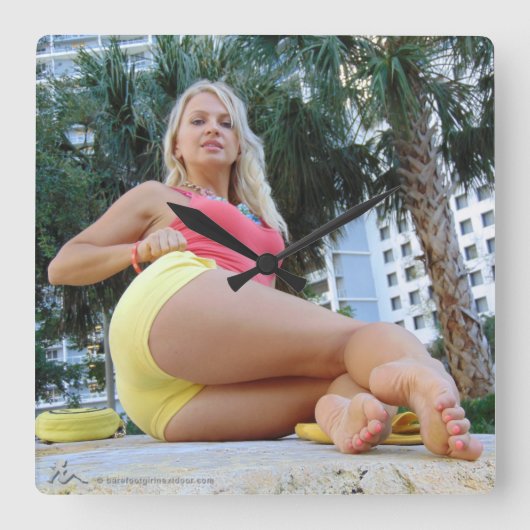 Iryna Vierkante Klok (Voorkant)