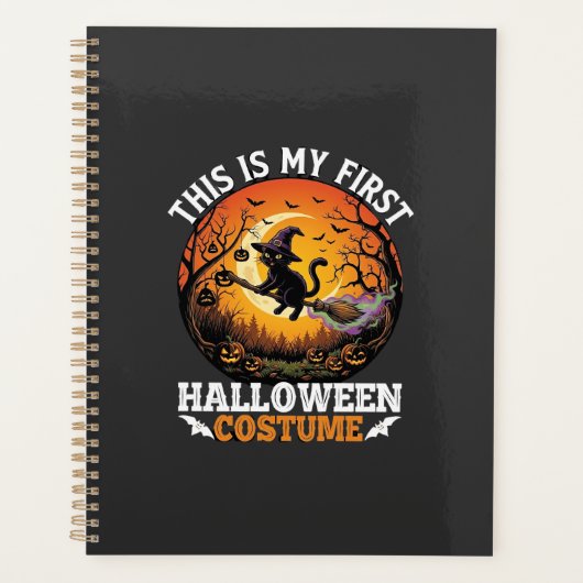 Is Eerste Halloween Kostuum Zwarte Kat Bezem_1 Planner (Voorkant)