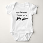 Is het te vroeg om een bike grappige fietser? romper<br><div class="desc">Een geweldig cadeauidee voor alle toekomstige fietsers daar. Ideaal voor baby- en kinder kleding. Het zou een geweldig cadeau zijn voor alle fietsende Mums en Dads.</div>