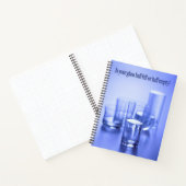 Is jouw glas halfvol of halfleeg. notitieboek (Binnen)