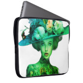 Is She Wicked? Computer and Electronics Bag Laptop Sleeve (Voorkant Rechts)