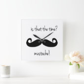 Is that the time? wall clock? vierkante klok (Huis)