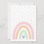 Is ze geen nederige 1e Birthday Invitation Pastel Kaart (Achterkant)