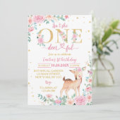 Is ze niet een-heerlijke roze bloemenverjaardag? kaart (Staand voorkant)