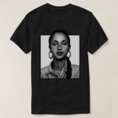 iSalem Sade, zwart en wit portret Klassieke T-Sh T-shirt (Design voorkant)