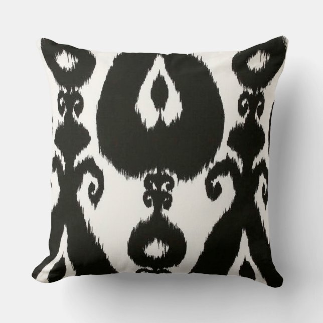 Iskander Ikat Pillow Kussen (Voorkant)