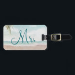 Island Breeze Beach Custom Huwelijksreis Mr Bagagelabel<br><div class="desc">Island Breeze Painted Beach Scene,  met oceaangolven,  zandstrand en palmbomen,  met een prachtige blauwgroen blauwe lucht. Met moderne typografische scriptlettertypen. Een Zomer Tropisch Strand,  Of bestemming bruiloft ontwerp - gepersonaliseerde bruidegom Mr Honeymoon Bagagelabels! ~ Controleer mijn winkel om de volledige bruidssuite voor dit ontwerp te zien!</div>