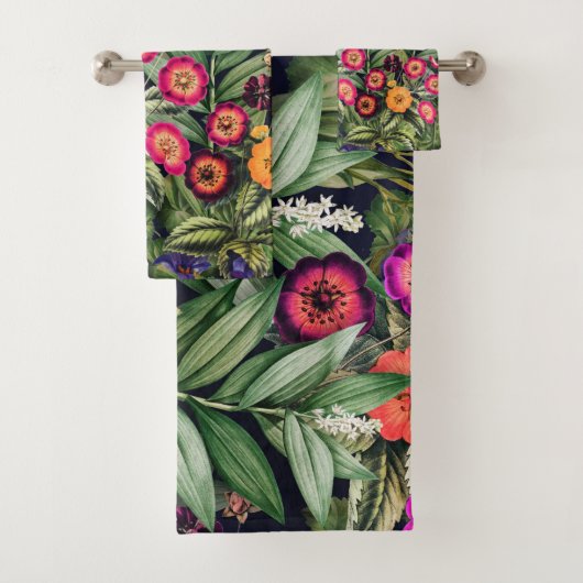 Island Floral Roze Weide Bad Handdoek (Insitu)