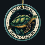 Isle of Palms South Carolina Turtle Badge Keramisch Ornament<br><div class="desc">Isle of Palms vector art ontwerp. Het staat bekend om zijn stranden met appartementen en eetgelegenheden. Zeeen schildpadden nestelen in het gebied.</div>