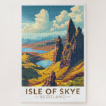 Isle of Skye Scotland Travel Art Vintage Legpuzzel<br><div class="desc">Isle of Skye retro vector reisontwerp. Het eiland Skye,  dat met een brug verbonden is met de noordwestkust van Schotland,  staat bekend om zijn ruige landschappen,  pittoreske vissersdorpjes en middeleeuwse kastelen.</div>