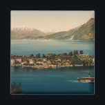 Isola Bella III, Lago Maggiore, Piemonte, Italië Magneet<br><div class="desc">fotomechanische prent van Isola Bella, het Lago Maggiore in Piemonte, Italië, die werd genomen tegen het einde van de 19e eeuw. Foto met dank aan LOC (LC-DIG-ppmsc-06533).</div>